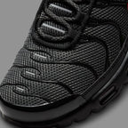 Nike Air Max Plus TN "Carbon Black & Crimson"