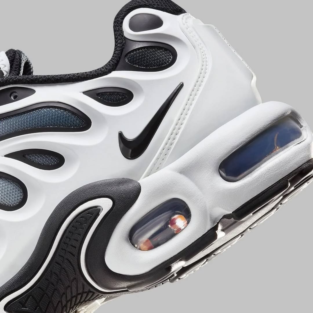 Nike Air Max Plus TN Drift "Panda Grey"