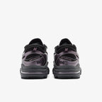 New Balance 1000 Dark Ice Wine, par patika pogled na petu