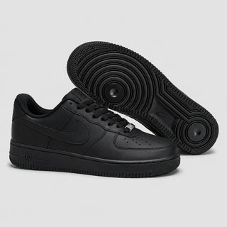 Nike Air Force 1 Triple Black — fotografija 2