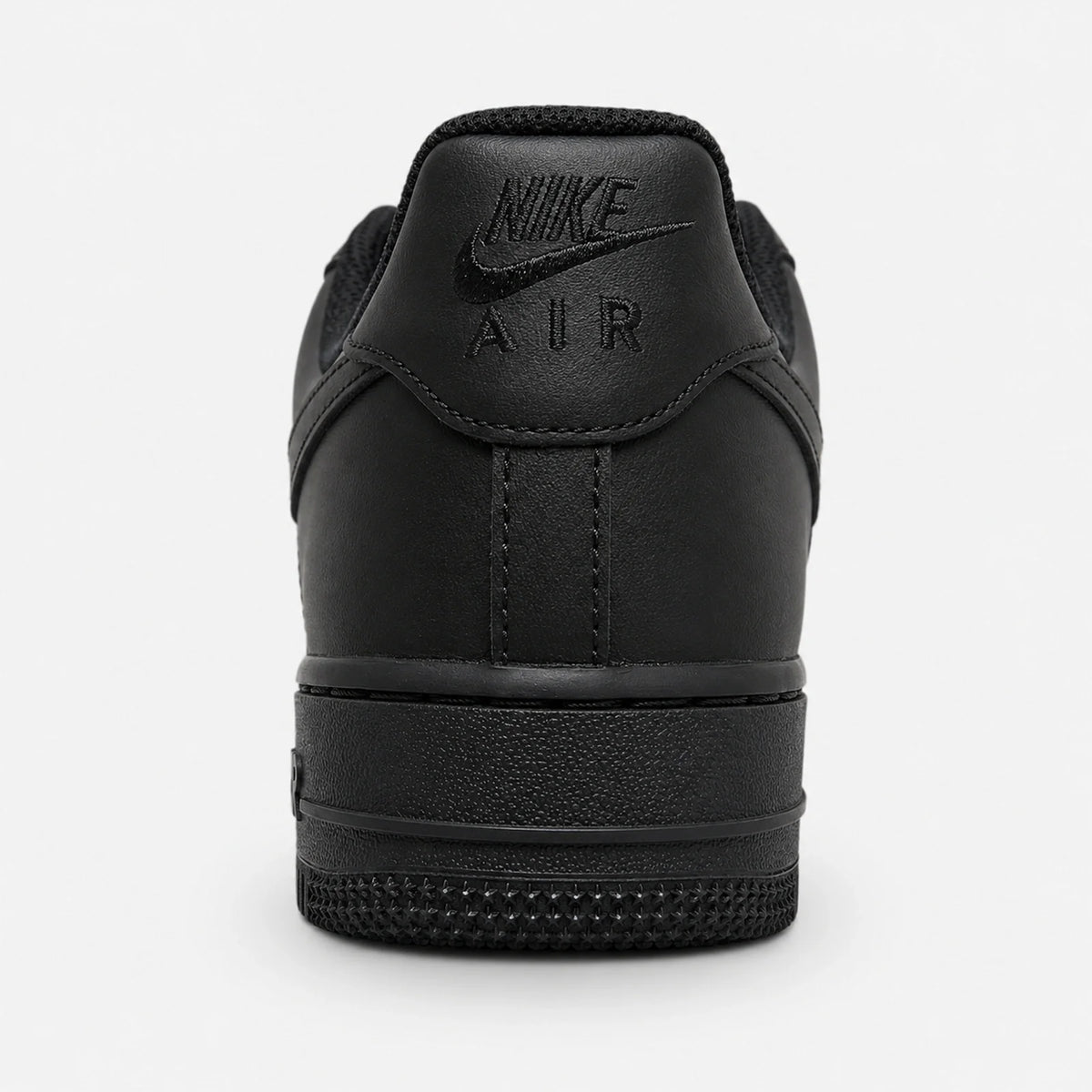 Nike Air Force 1 Triple Black — fotografija 3